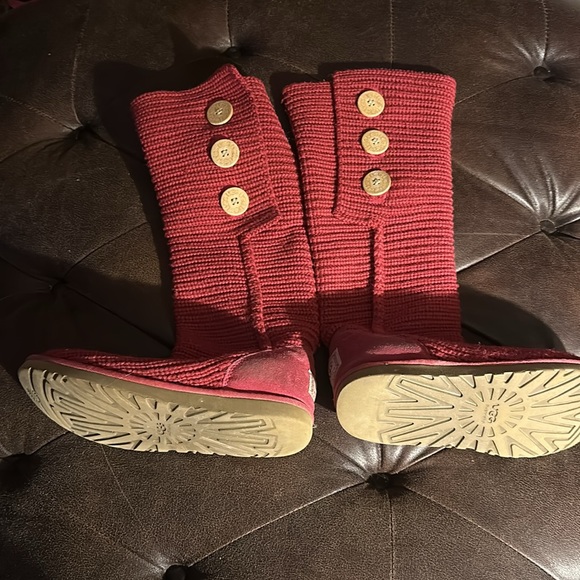 UGGS pink raspberry color size 9 can be used tall or short - Picture 2 of 4